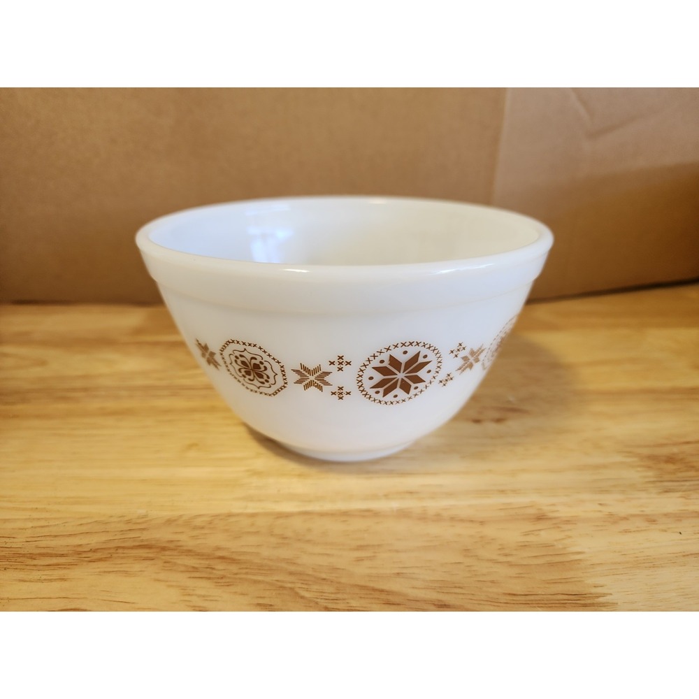 Vintage PYREX "Town & Country" 1-1/2 Pint Mixing Bowl #401 Pristine Condition!